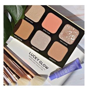 Eyeshadow pallet and face bundle